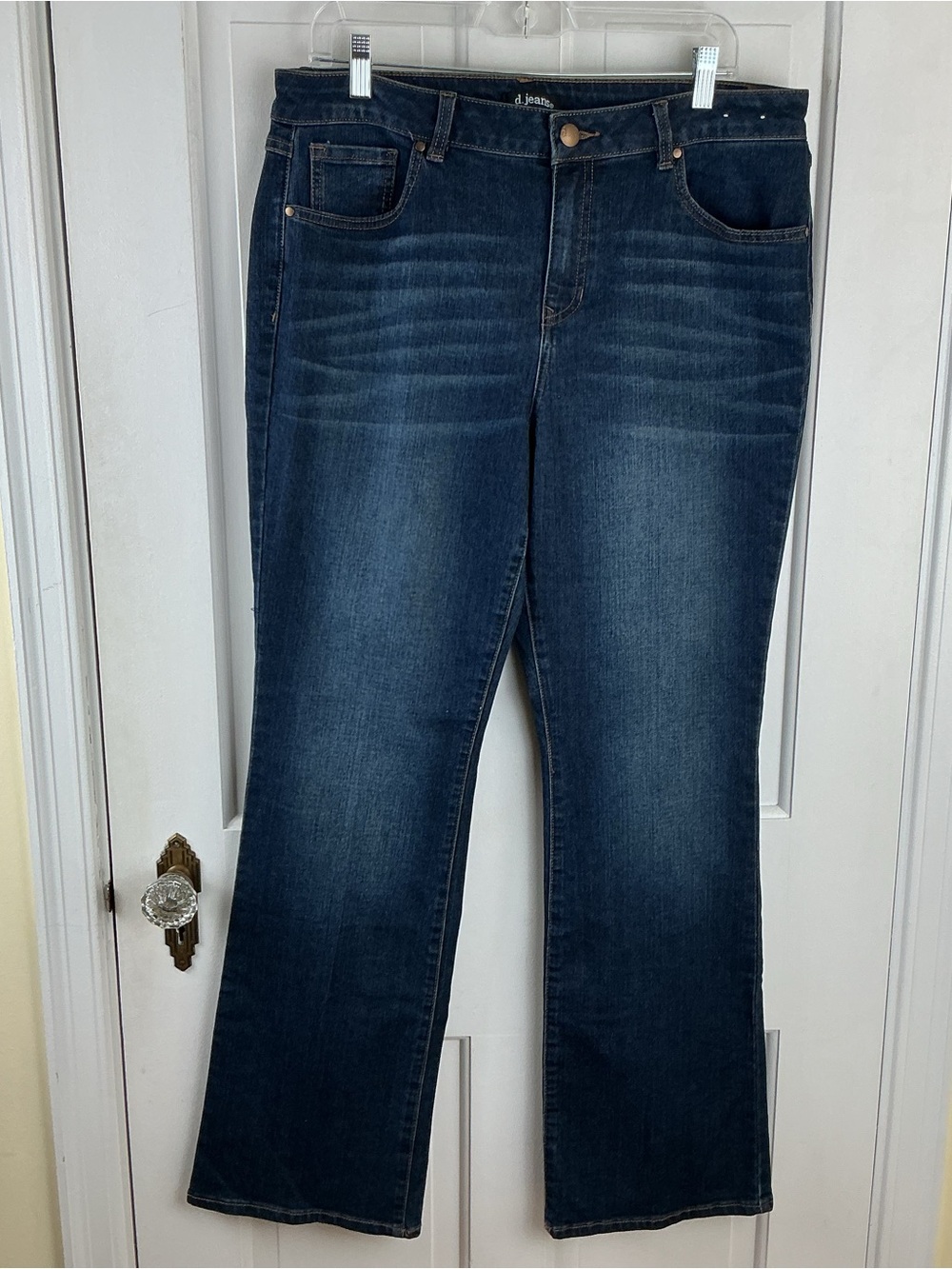 D. Jeans Straight Leg Women's Jeans Size 14 High Rise Stretch 5-Pockets